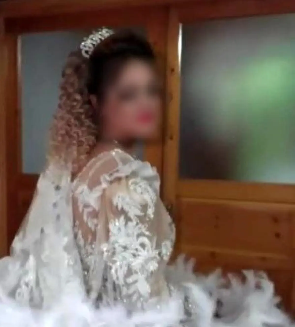 13 yaşındaki çocuğu para karşılığı evlendirmişler!