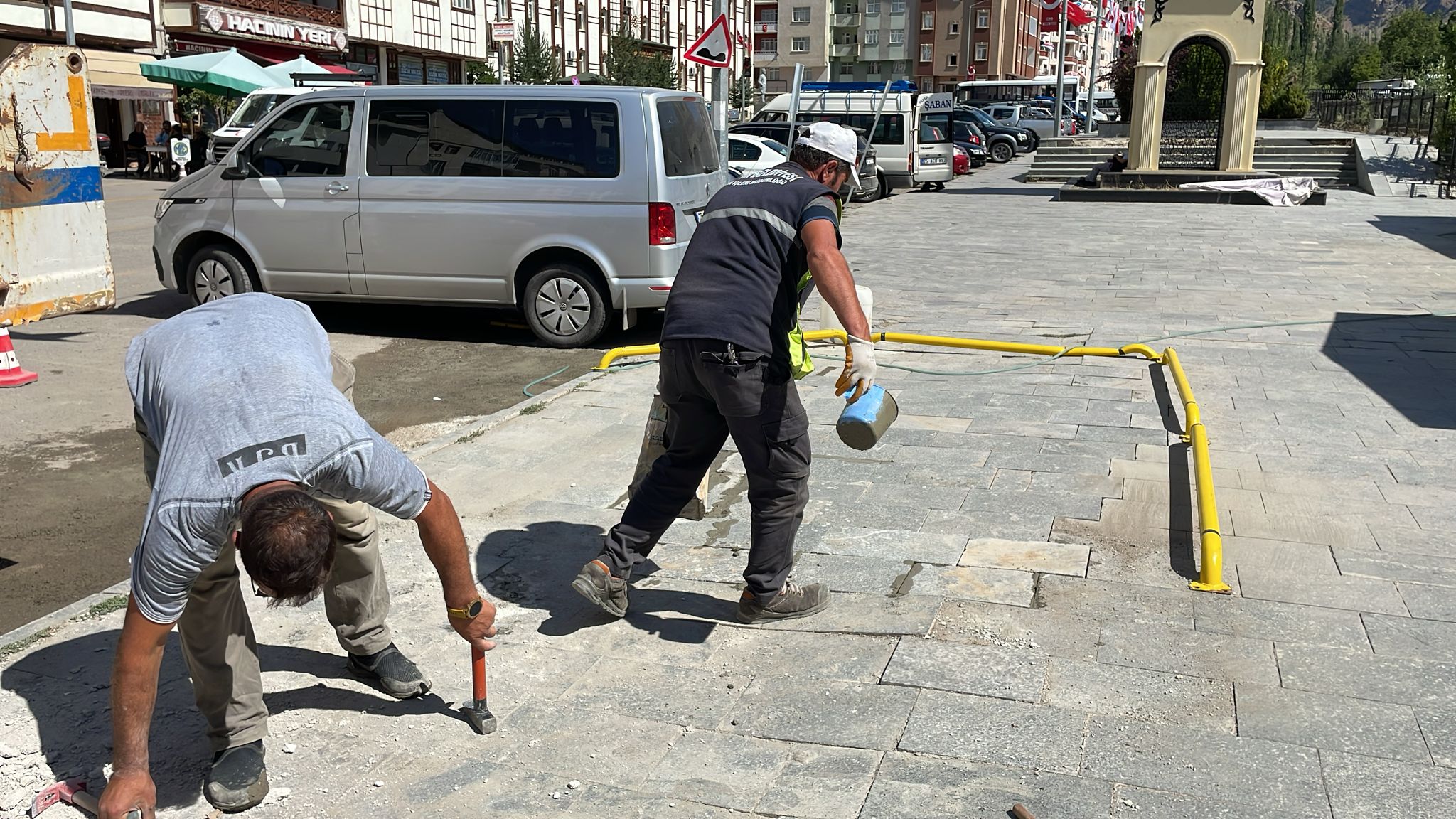 Fatih Köşkü Önündeki Kaldırım Tamiratı Tamamlandı