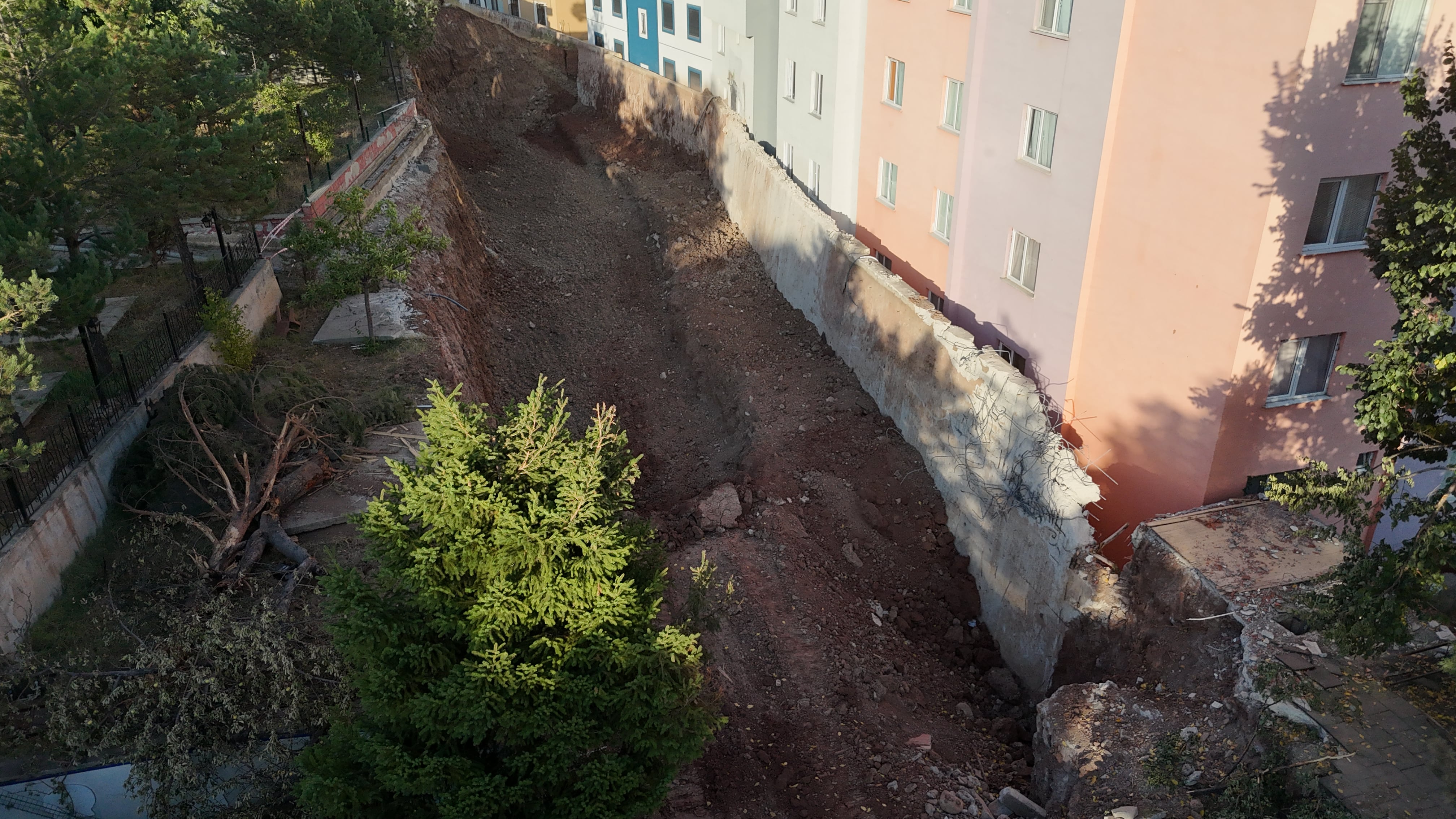 DJI_20250820175656_0124_D-min